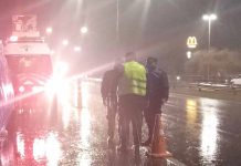 Martes trágico en Panamericana: un motociclista murió tras chocar en medio de la tormenta