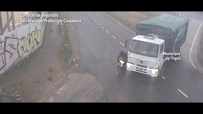 camion-moto-choque-tigre