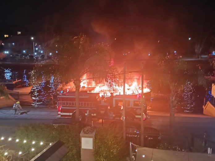 incendio-lancha-colectiva-tigre-3