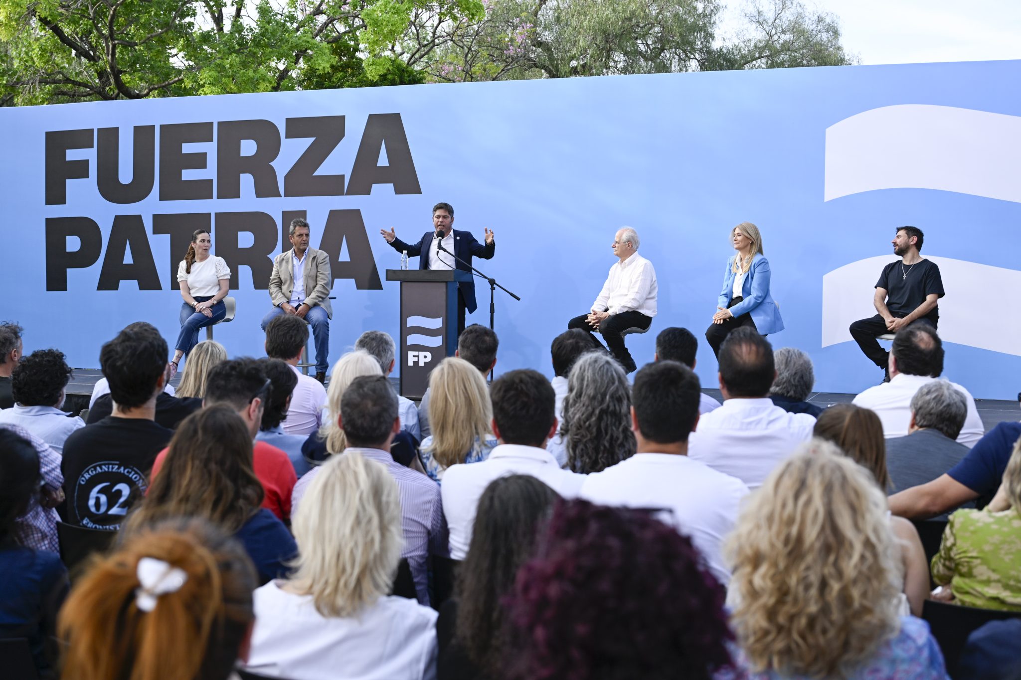 Kicillof cerró la campaña de Fuerza Patria en San Martín: "Milei es la ...