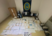Desarticulan red de apuestas ilegales dirigida a menores tras allanamientos en el conurbano: diez detenidos, drogas y autos de alta gama secuestrados