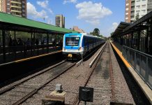 Hubo fuertes demoras, cancelaciones y servicio reducido en las líneas Mitre, Sarmiento y Roca en el arranque de la semana