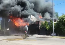 Un incendio destruyó una reconocida cervecería en Pilar