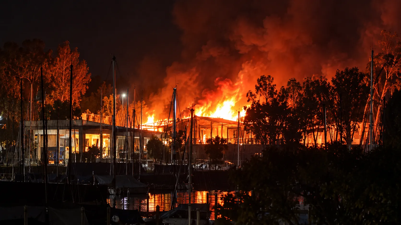 Incendio en el Club Náutico Olivos: las llamas arrasaron el sector de quinchos