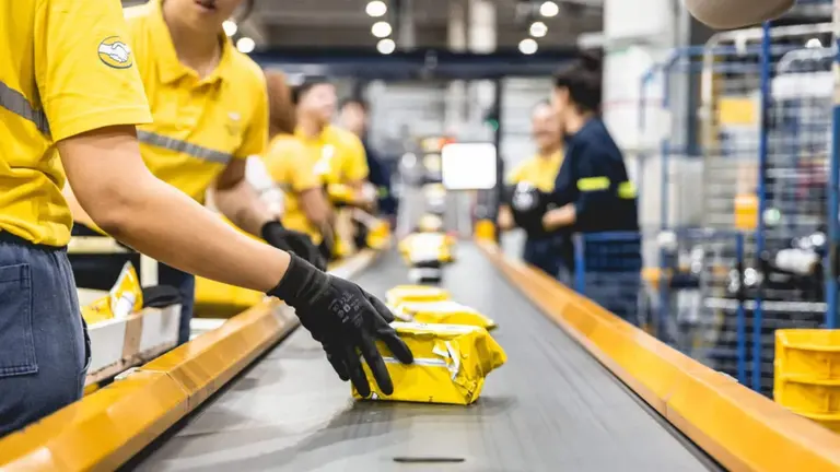Mercado Libre abrió más búsquedas laborales para su nuevo centro de distribución de Escobar: puestos y requisitos