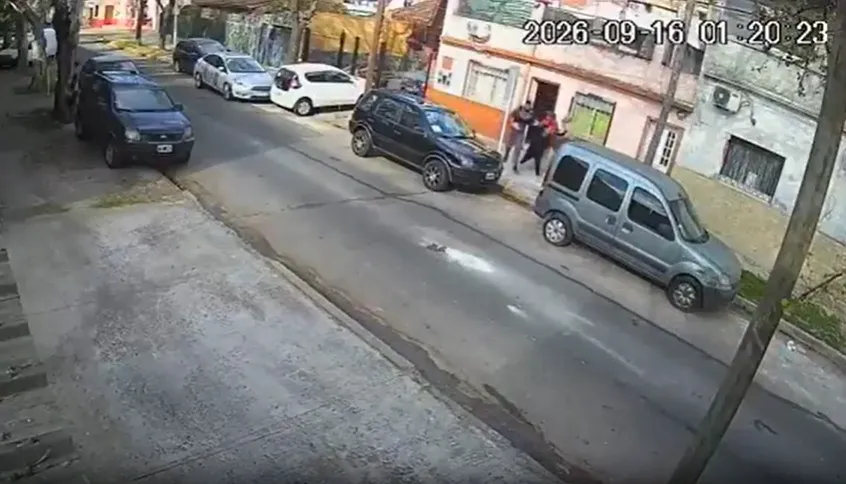 Fingieron ser empleados de Edenor y entraron a robar a la casa de una jubilada en Ciudadela: su hijo los enfrentó y los hizo escapar
