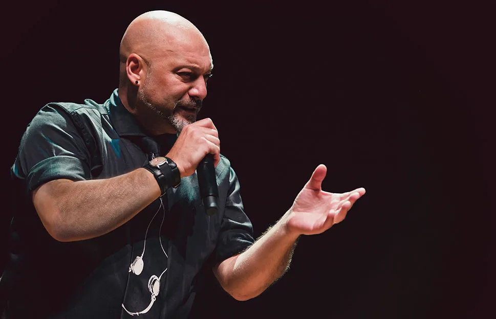 Cucuza Castiello llega a San Fernando con una noche de tango y un homenaje a Maradona junto a Alejandro Apo