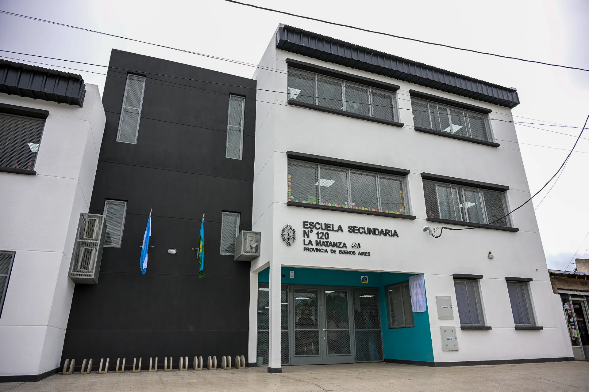 Kicillof inauguró nuevos edificios para dos escuelas de La Matanza