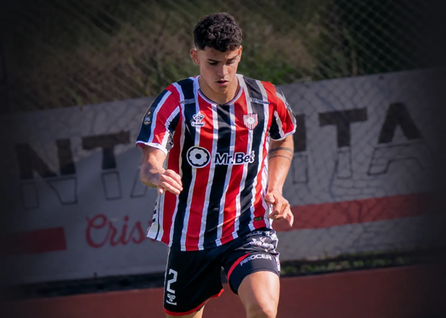 Chacarita le ganó a Patronato sobre la hora en un triunfo clave en la lucha por mantener la categoría