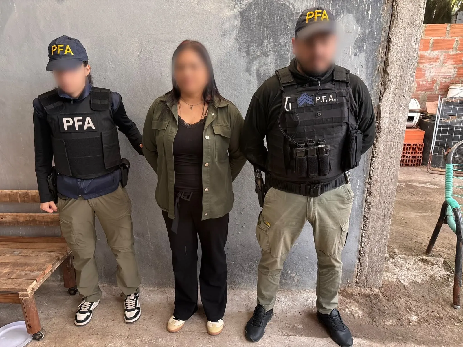Desbarataron una banda que robaba en colectivos del AMBA: allanamientos en Vicente López y La Matanza