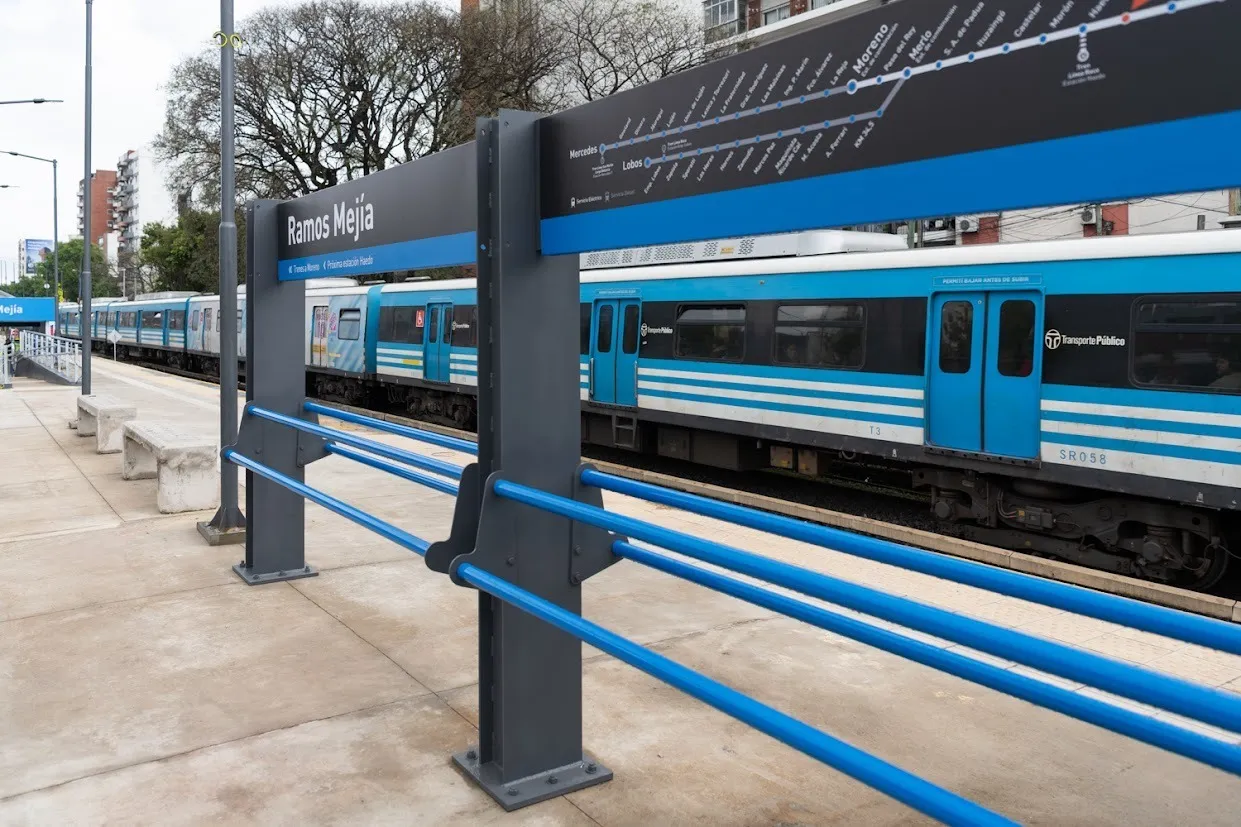 Tren Sarmiento: después de nueve años, vuelven a funcionar los andenes centrales de Ramos Mejía y Ciudadela