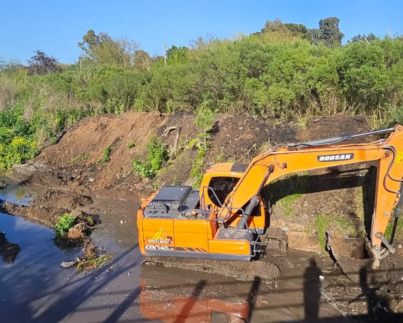 Ituzaingó: denuncian daños ambientales en el Arroyo Soto y reclaman al Municipio que detenga el avance de topadoras en el humedal