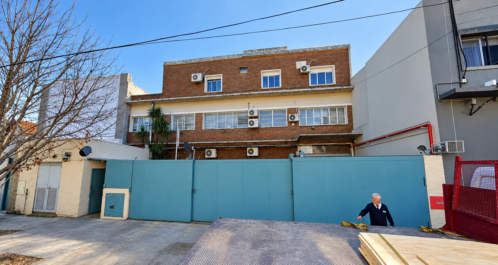Crisis en una empresa de cromado de Vicente López: 80 operarios afectados por suspensiones y ofrecimientos de retiros voluntarios