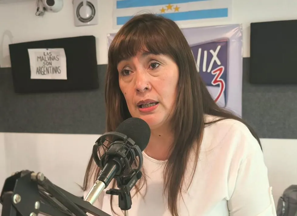 Fernanda Miño cruzó a Javier Milei: "En los barrios populares, se llega a fin de mes dándole menos comida en un plato a tus hijos"