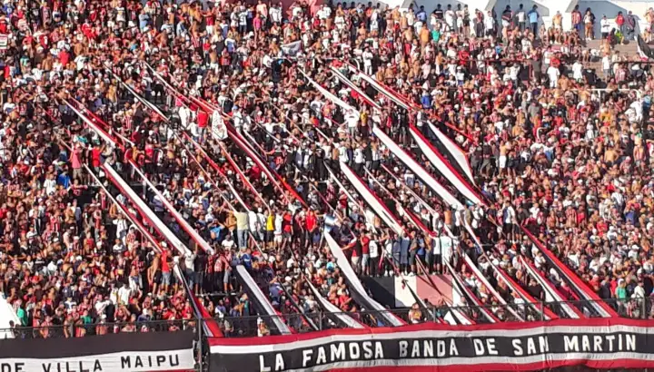 hinchada-chacarita