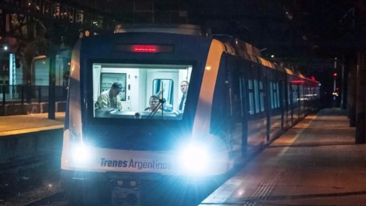 Una mujer está internada en grave estado tras arrojarse a las vías del tren Mitre